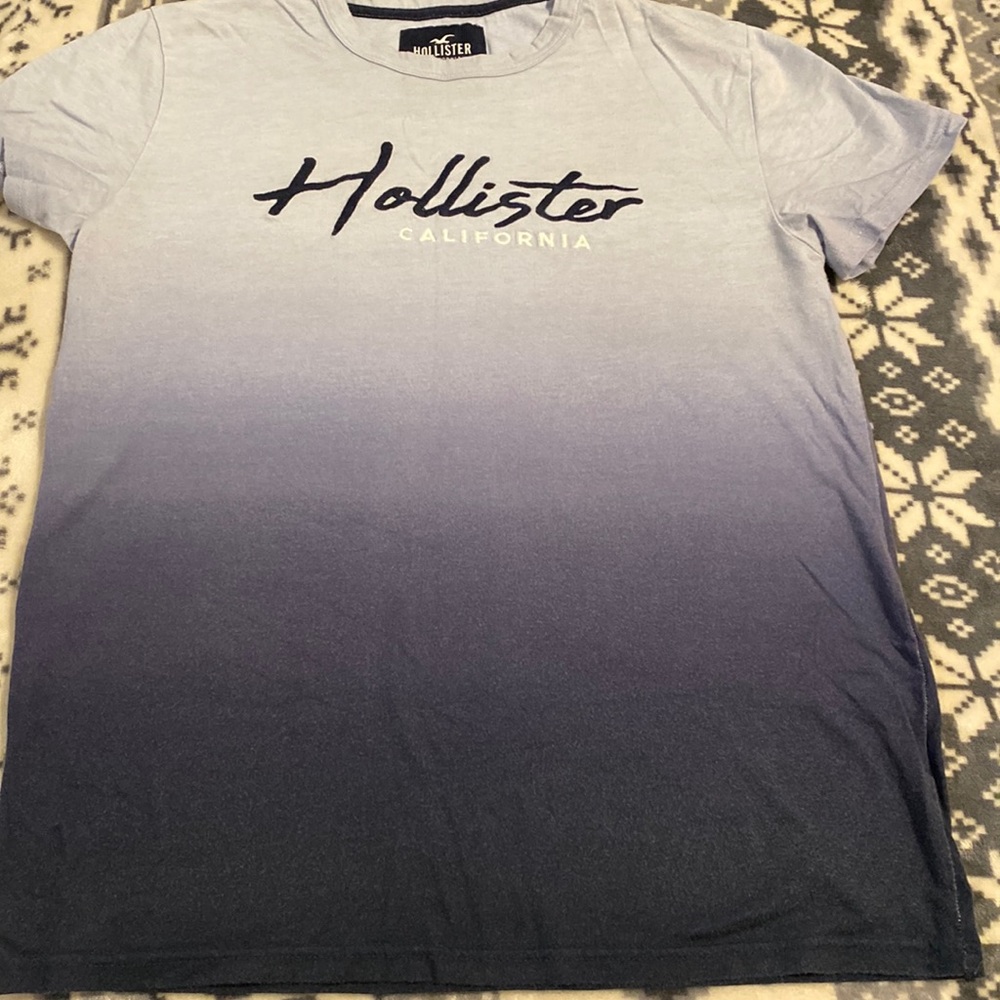 Small Hollister t- shirt
